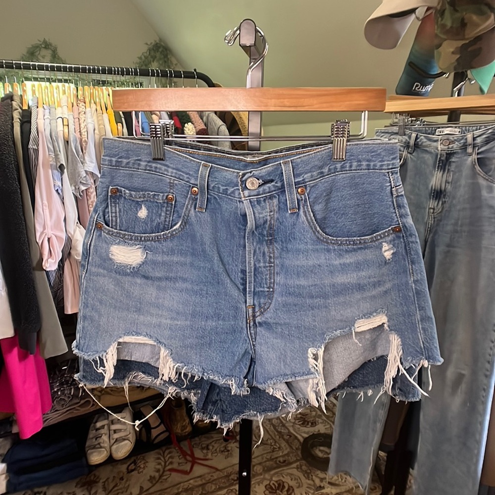 Distressed Levi Jean Shorts - Women’s Size 8
